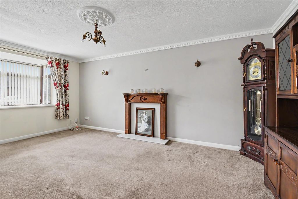 Property photo 2 of 12 Lounge Or Bedroom One