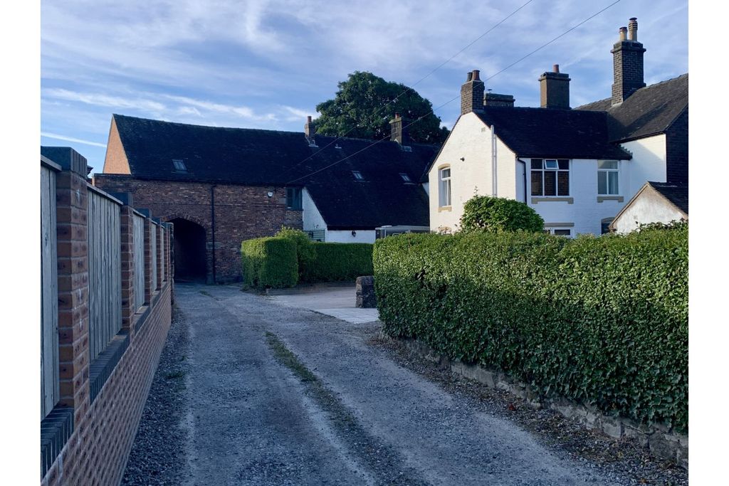 Property photo 2 of 22