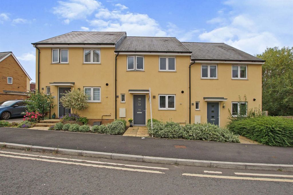 Property photo 1 of 11 Front