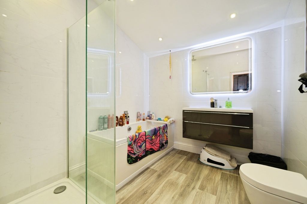 Property photo 2 of 8 Pbox-Img.Jpg