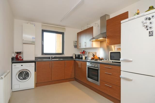 Property photo 1 of 9 Kitchen