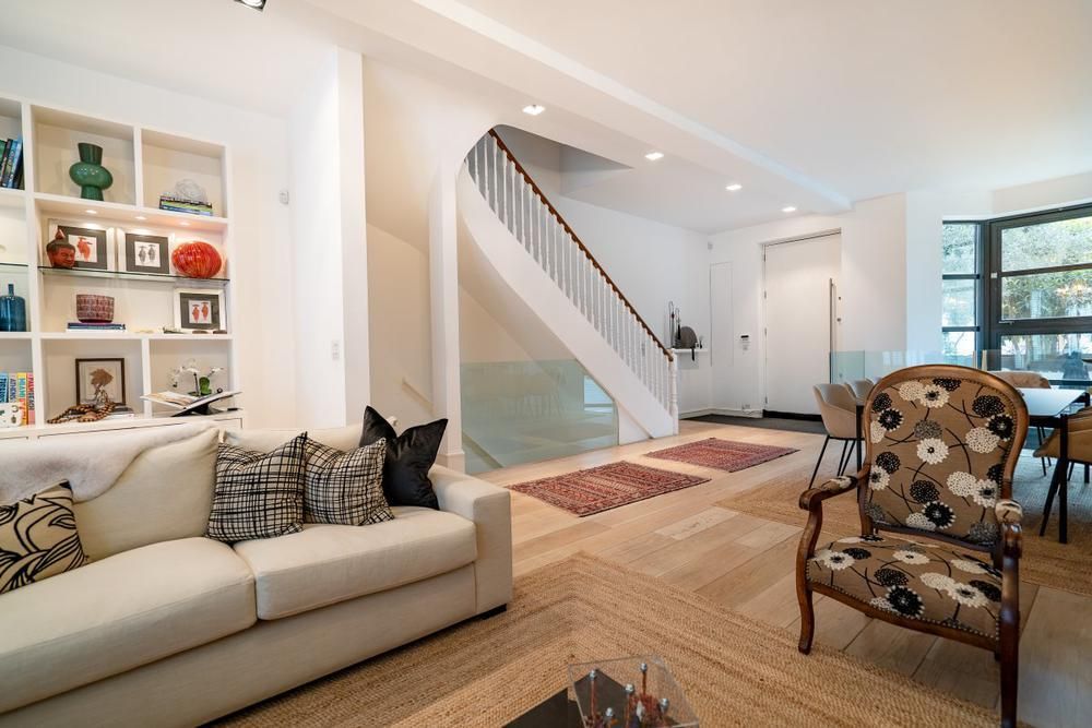 Property photo 2 of 26