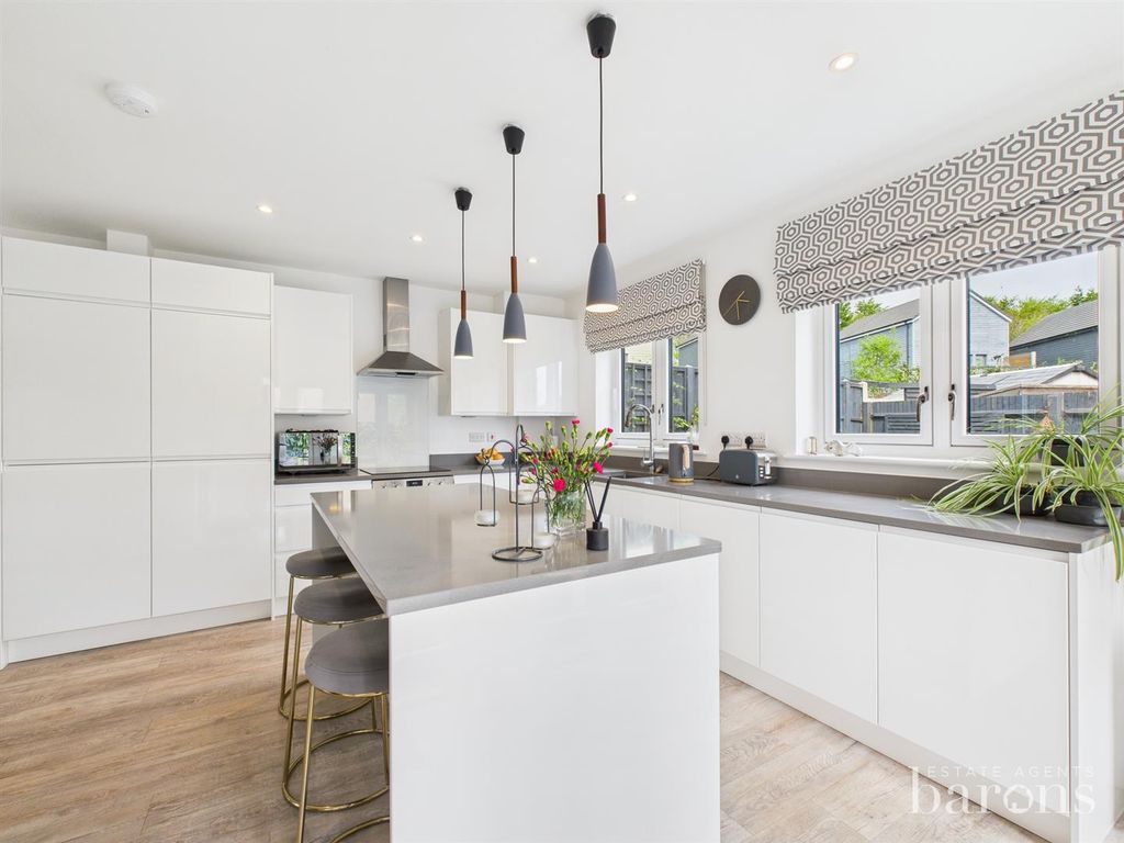 Property photo 3 of 26 Cam05005G0-Pr0069-Still018.Jpg