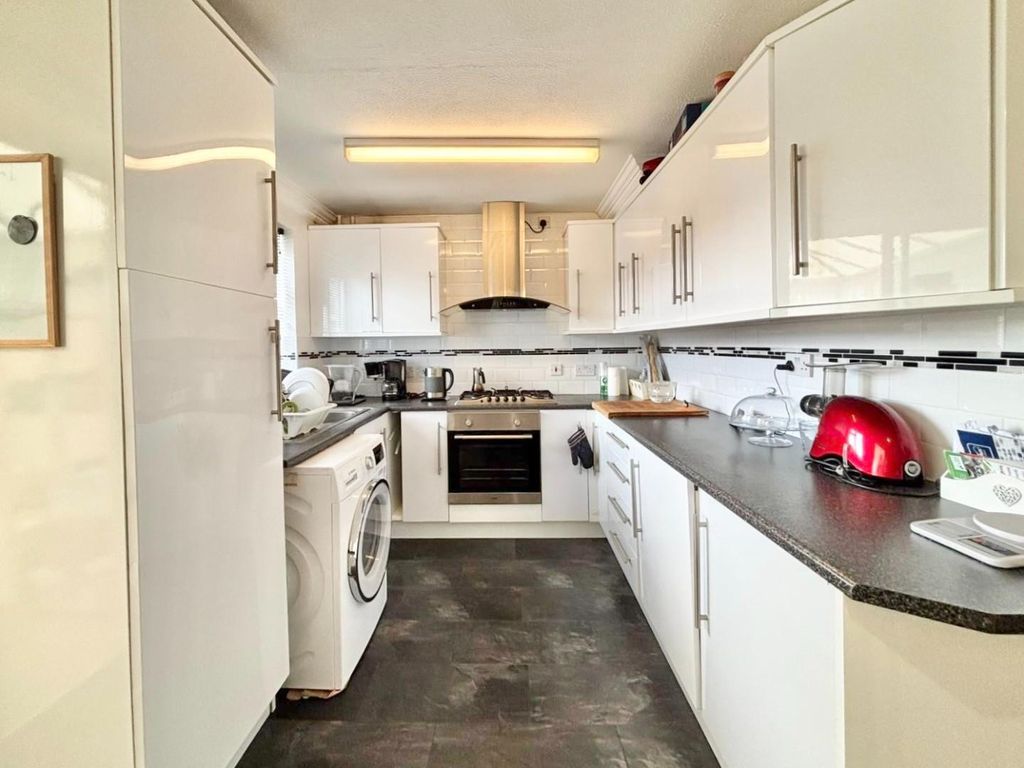 Property photo 3 of 11 F22d927c-6Eba-4183-9Ae7-d51d30F5Cf15.Jpg