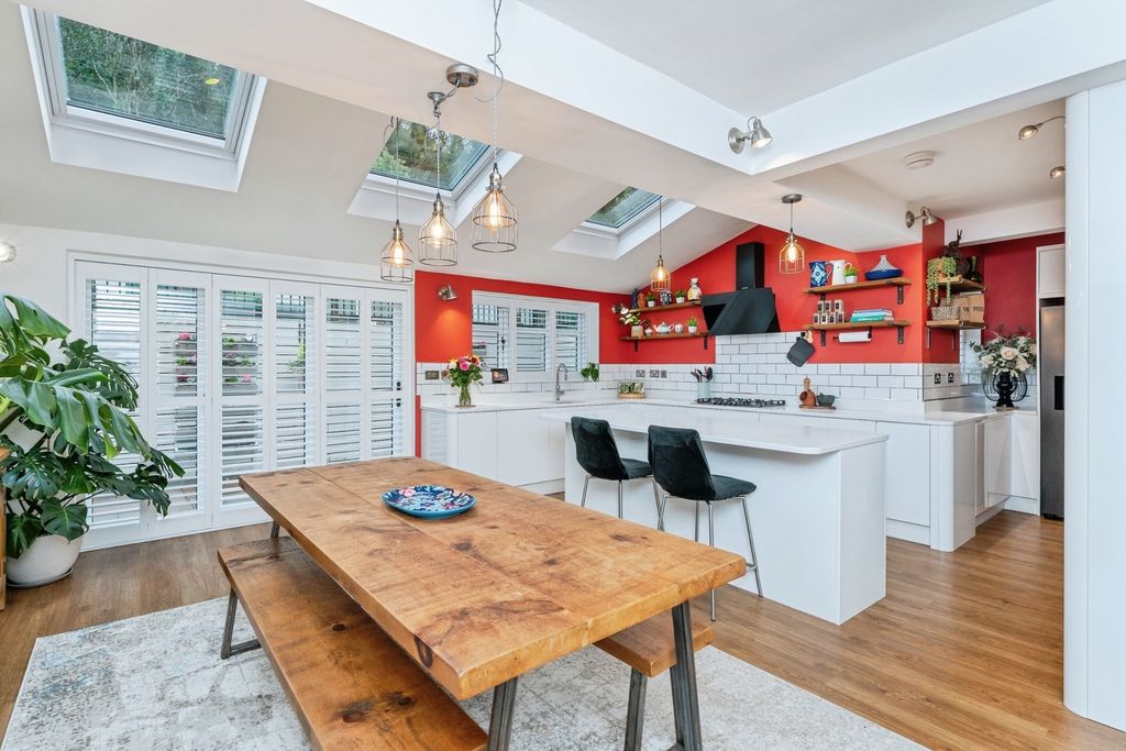 Property photo 3 of 19 Pbox-Img.Jpg