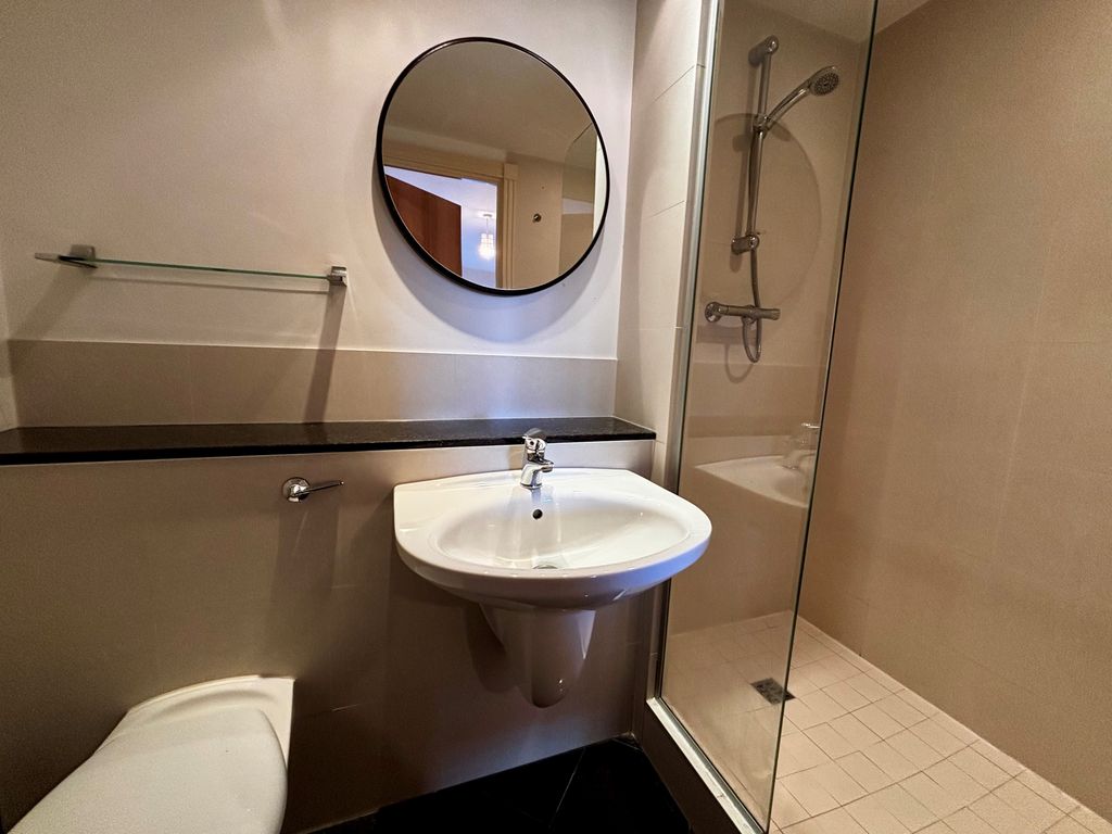 Property photo 3 of 7 Bathroom