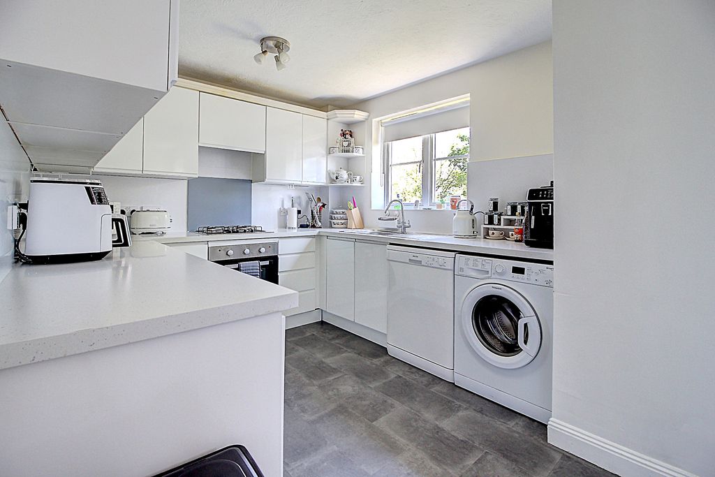 Property photo 2 of 17 Kitchen