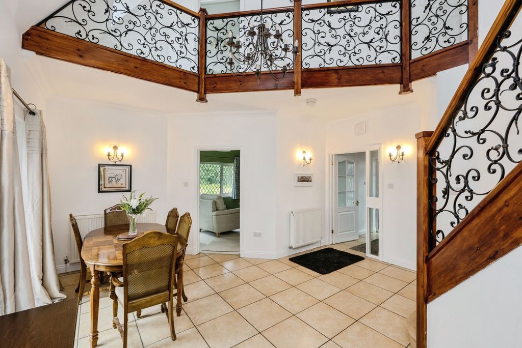Property photo 3 of 28 Pbox-Img.Jpg