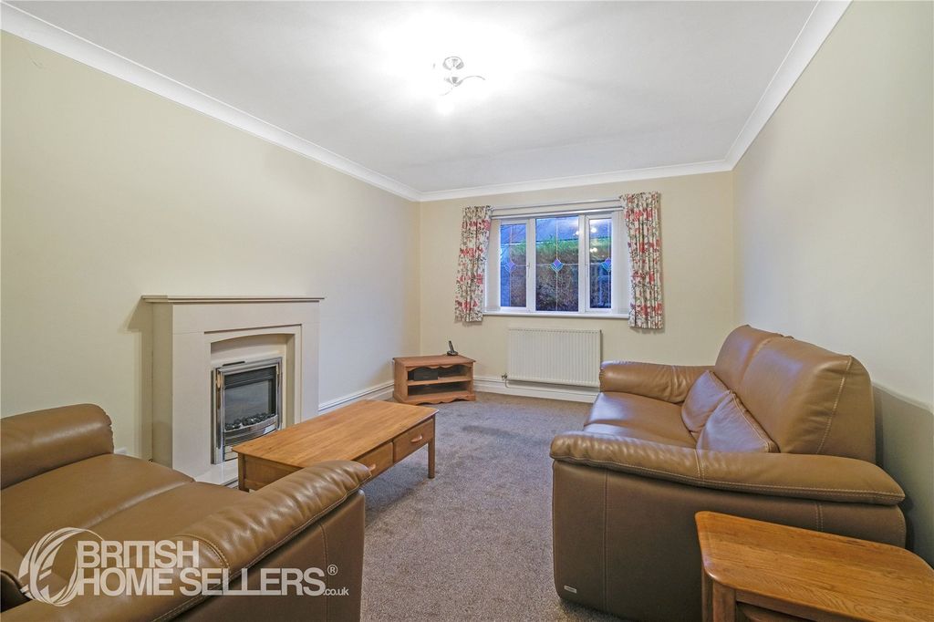Property photo 2 of 15 Picture No. 16