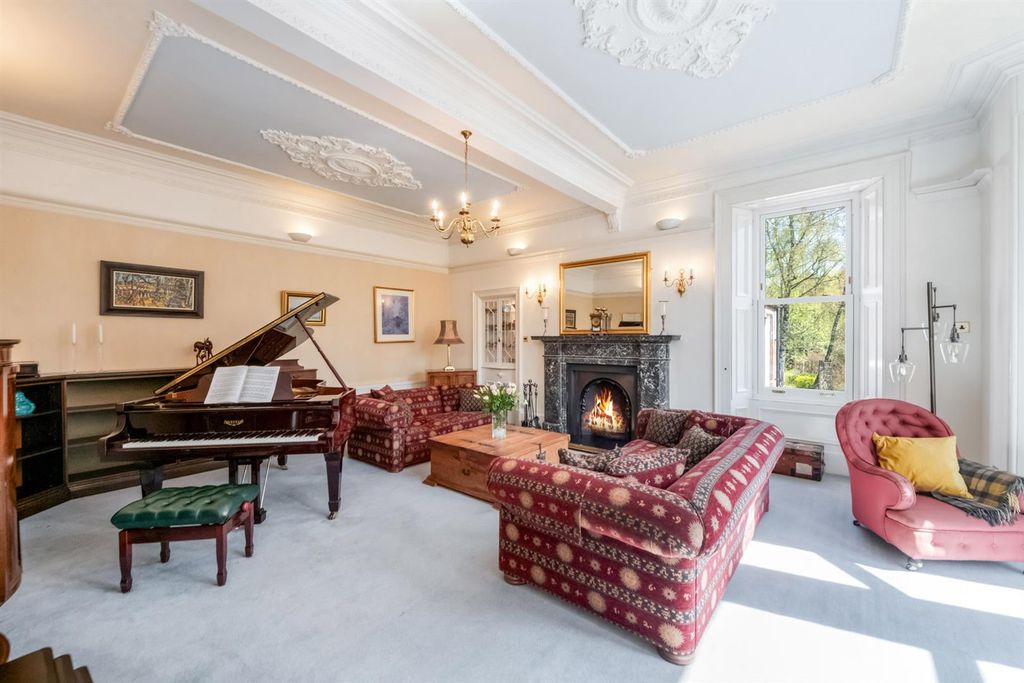 Property photo 3 of 67 Drawing Room