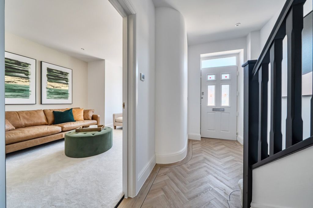 Property photo 3 of 45 Picture No. 01