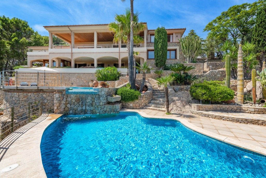 Property photo 2 of 20 Exterior And Pool