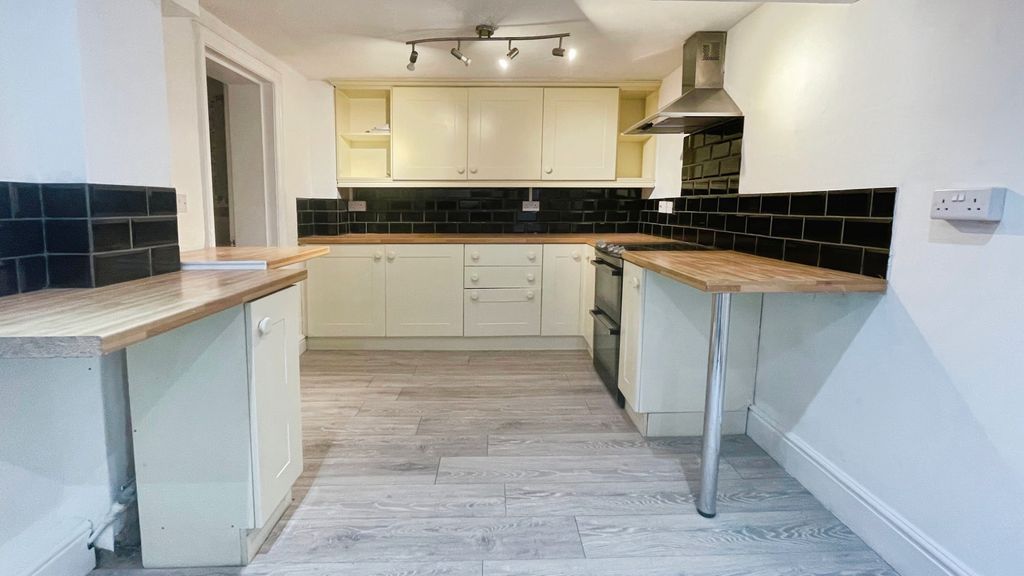 Property photo 2 of 13 Kitchen