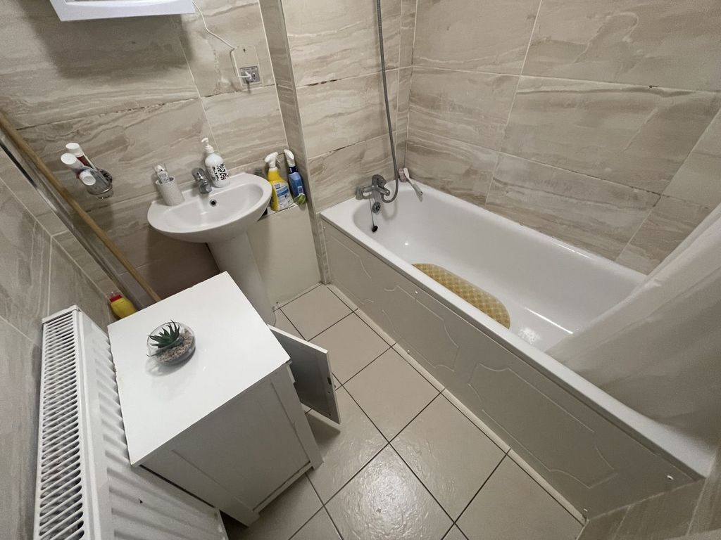 Property photo 3 of 8 Gallery