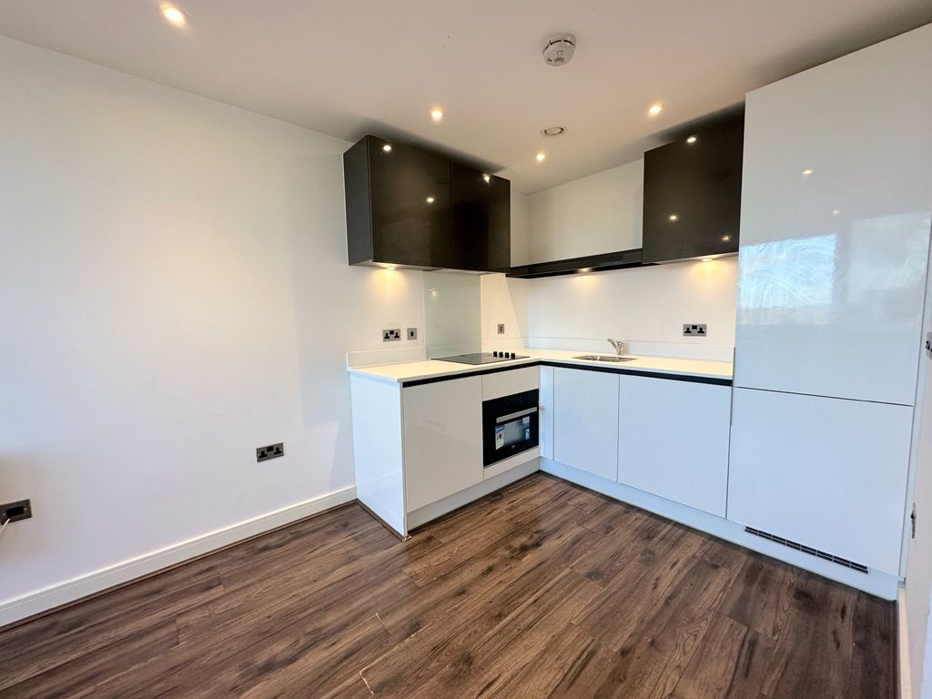 Property photo 3 of 6