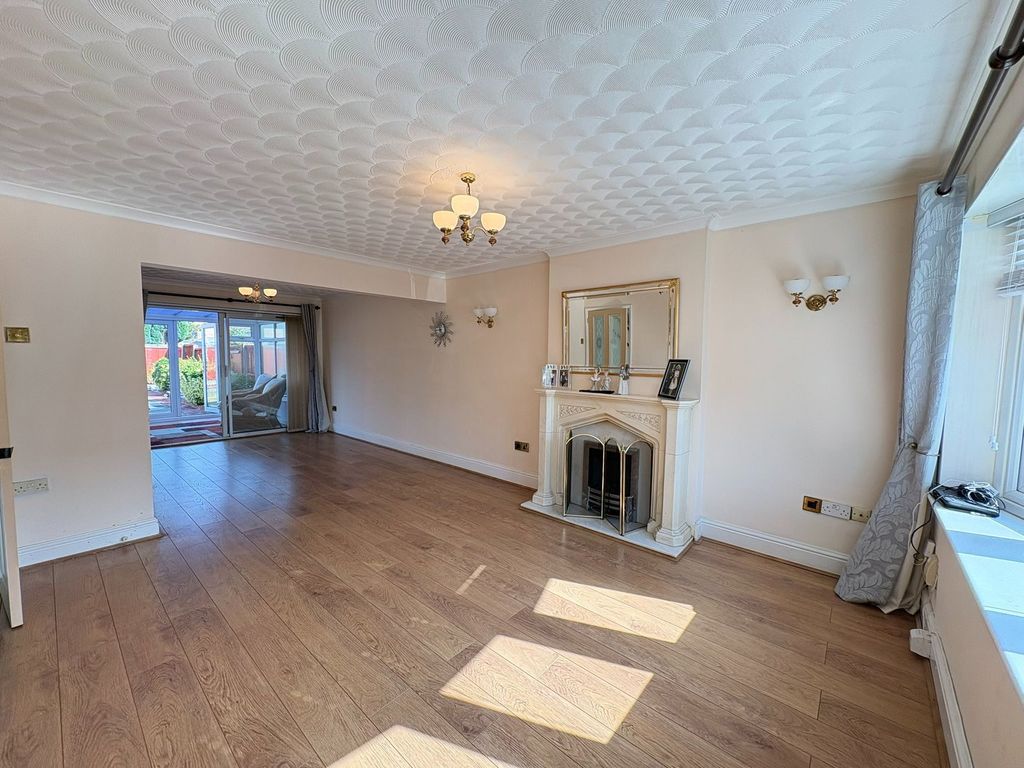 Property photo 2 of 27