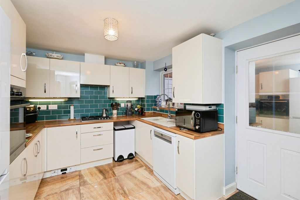 Property photo 2 of 23