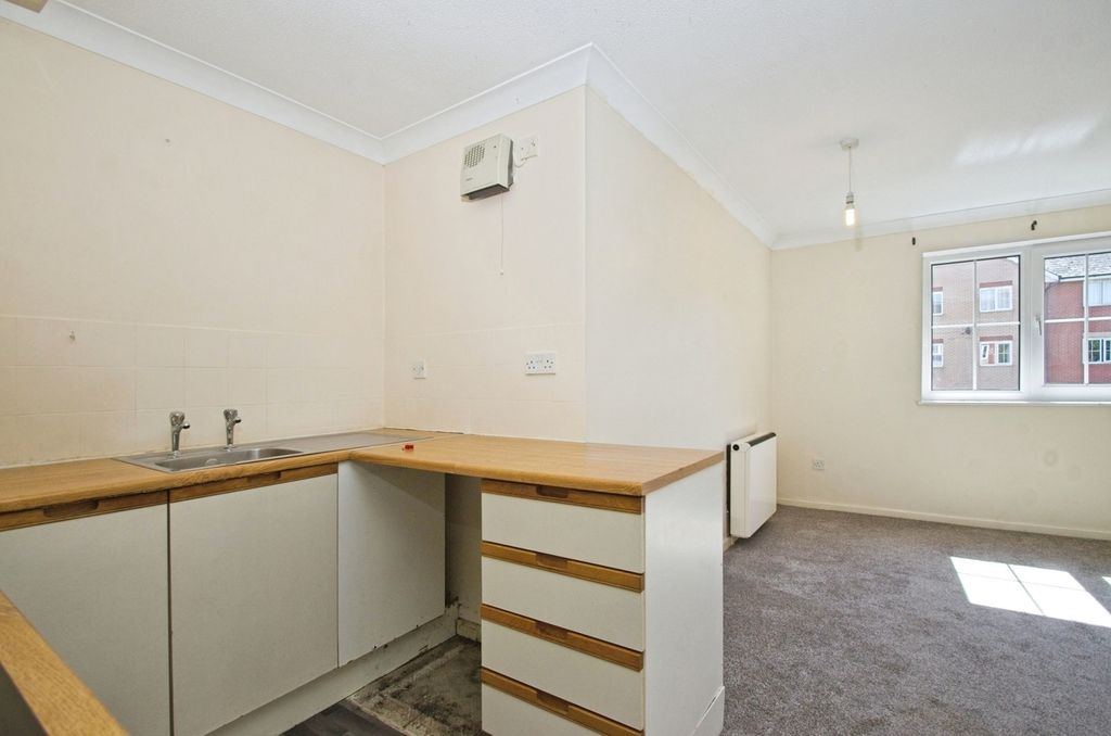 Property photo 2 of 17 Open Plan Kitchen