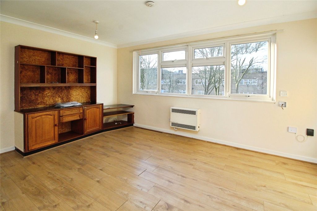 Property photo 3 of 7 Picture No. 08