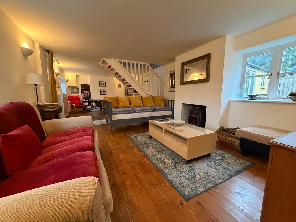 Property photo 2 of 11 Image