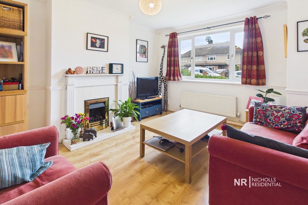 Property photo 2 of 9 Lounge