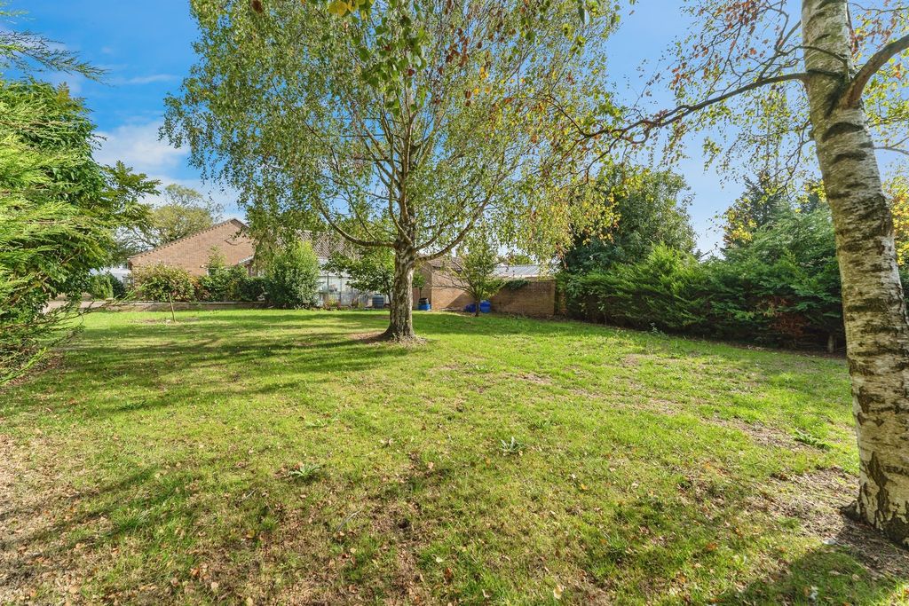 Property photo 2 of 25