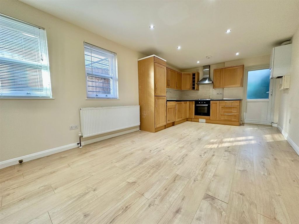 Property photo 1 of 8 Whatsapp Image 2025-11-21 At 14.30.12.Jpeg