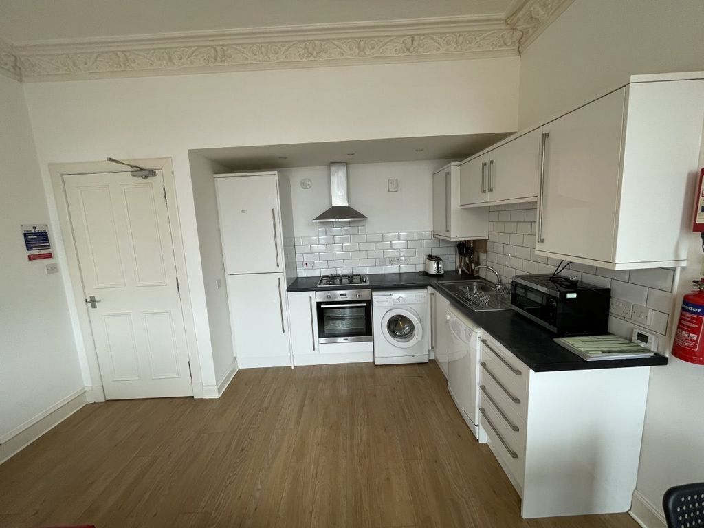 Property photo 2 of 14 Gallery
