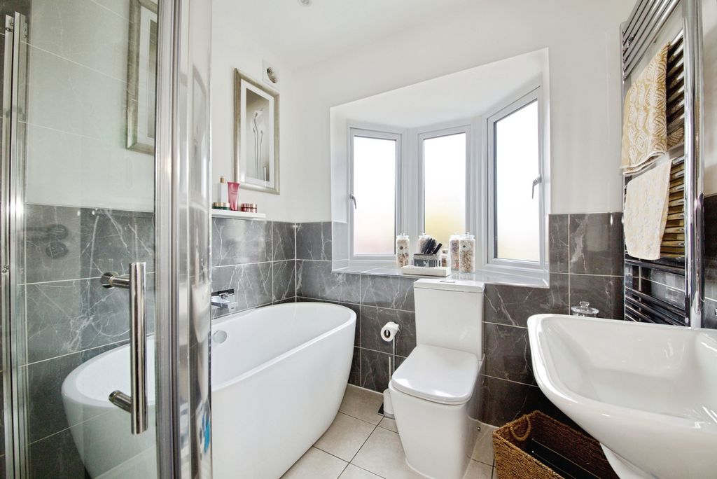 Property photo 3 of 18 Photo