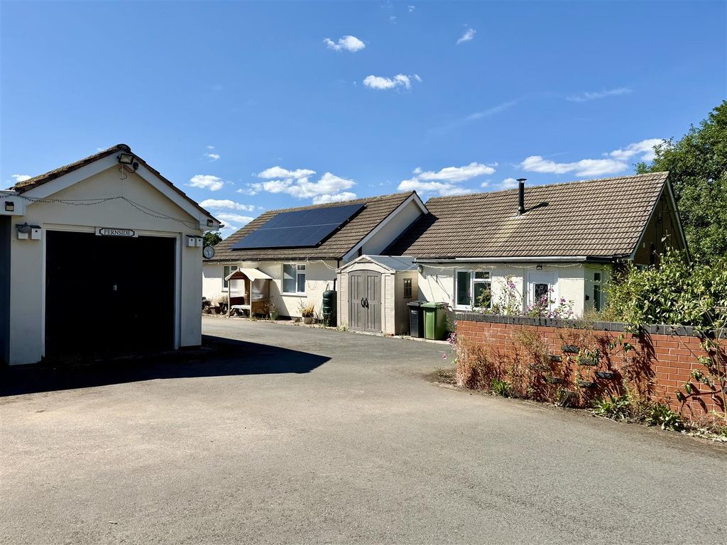 Property photo 1 of 20 Fernside Front.Jpeg