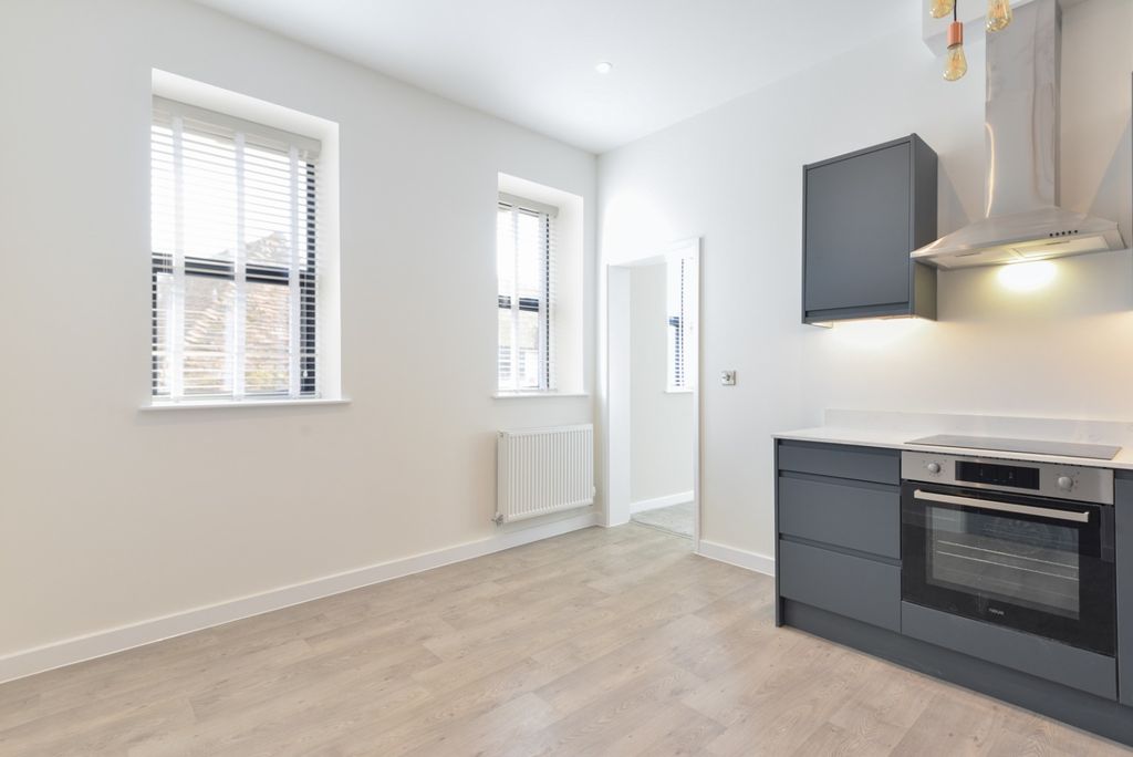 Property photo 2 of 8 3322864