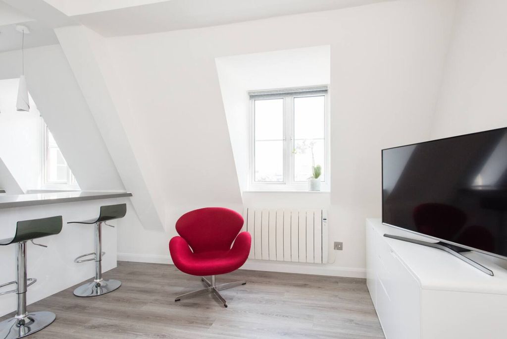 Property photo 1 of 41 Living Room