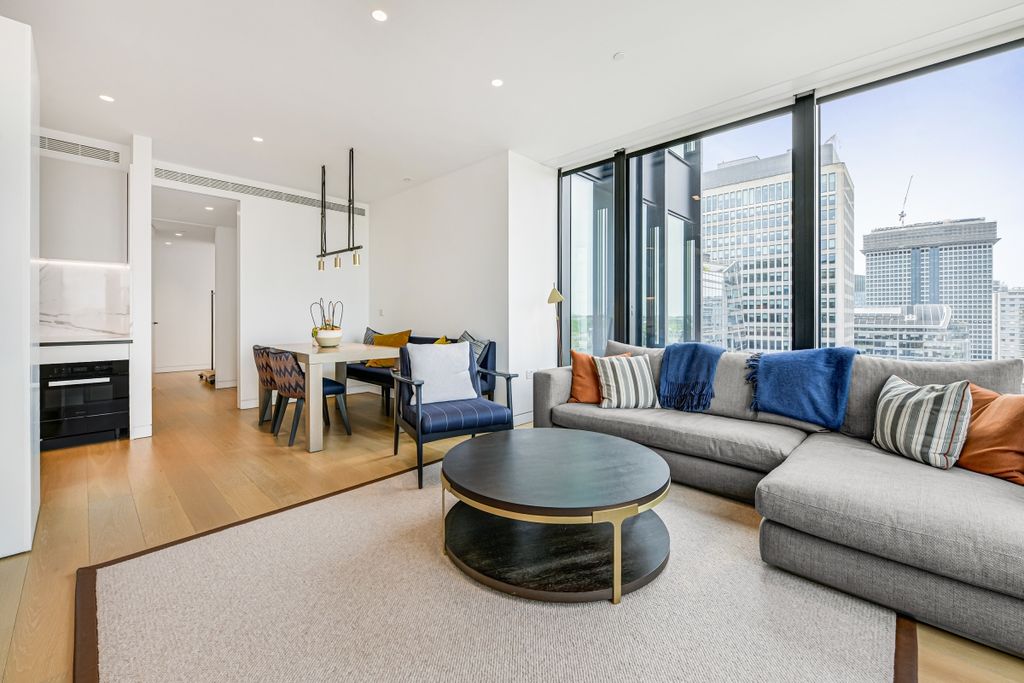 Property photo 1 of 21 Apt 1005 The Towe...