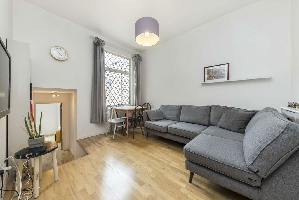 Property photo 2 of 5