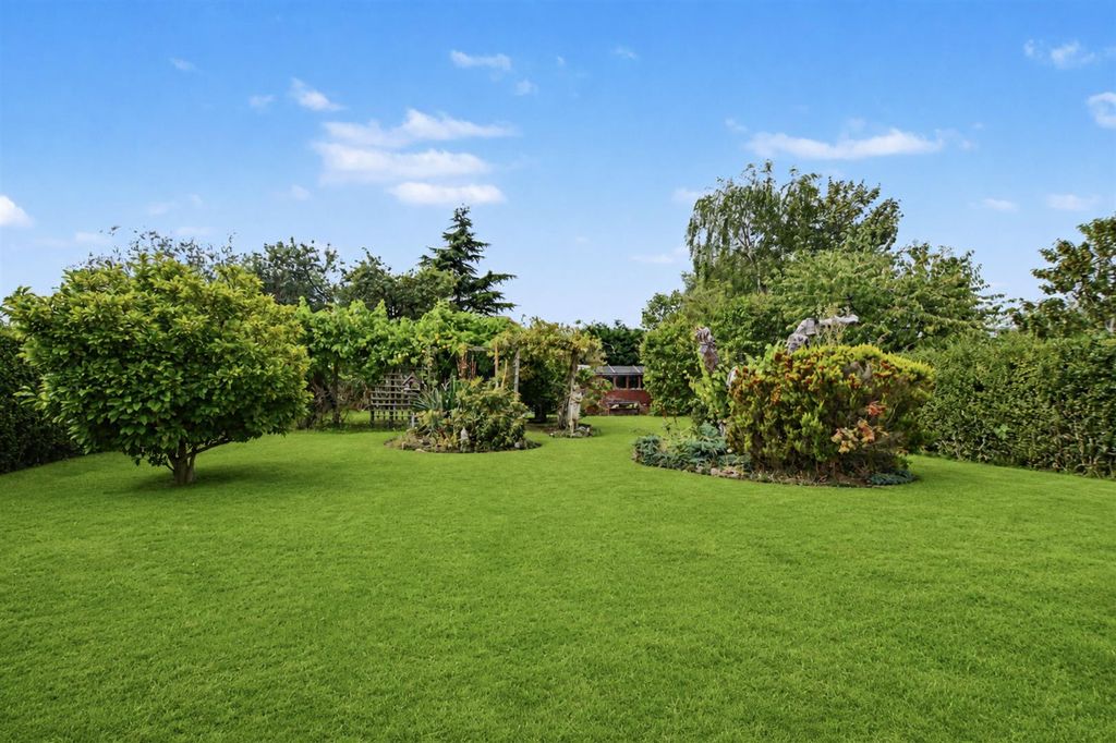 Property photo 1 of 30 Outside