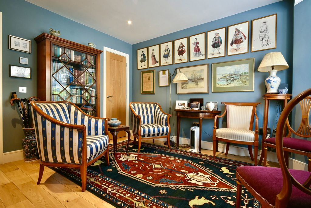 Property photo 2 of 16