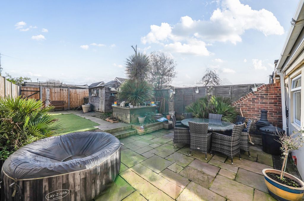 Property photo 2 of 22 1424006-9-69B189d...