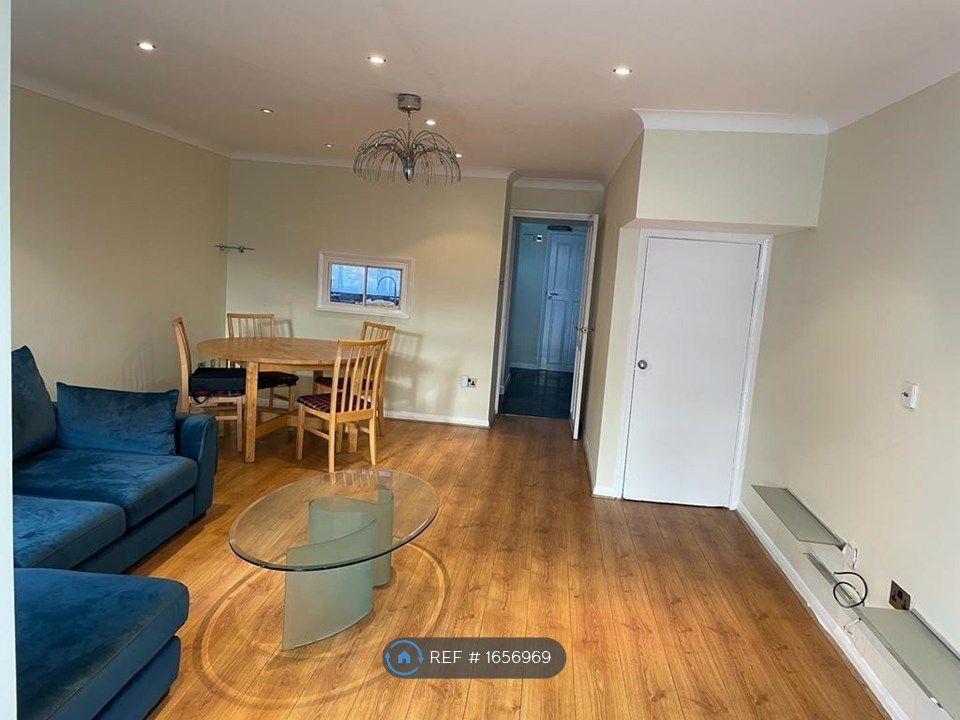 Property photo 3 of 12