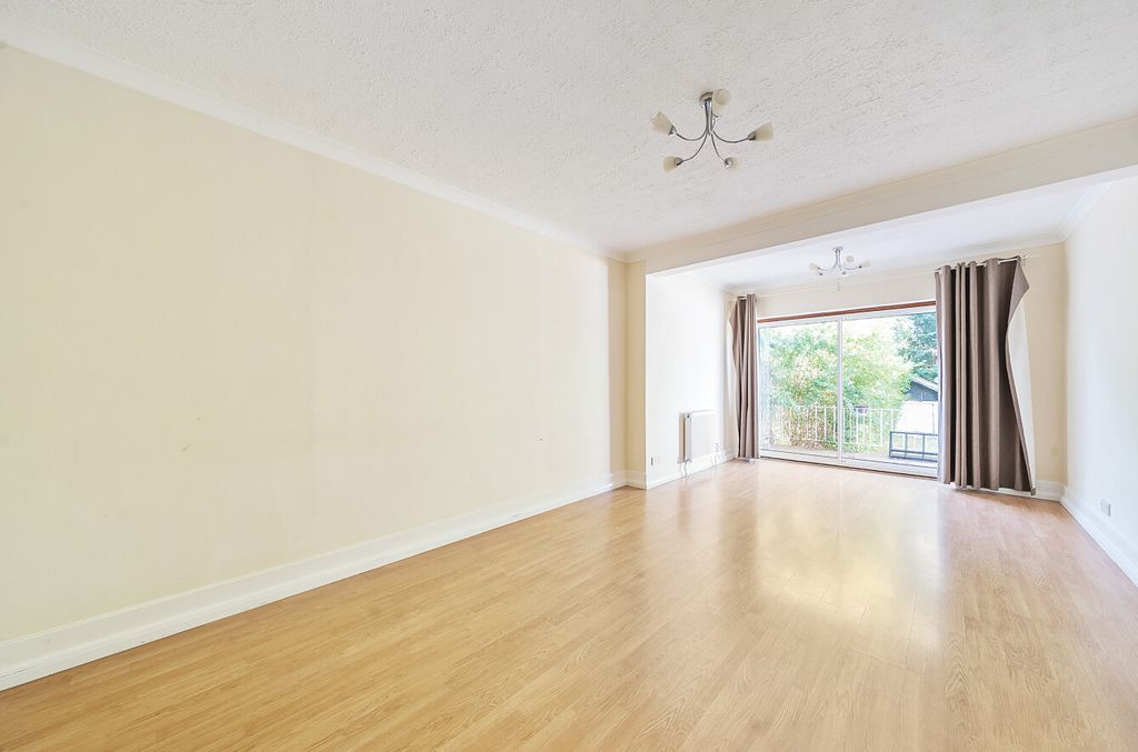 Property photo 3 of 14 1314850-16-685912...