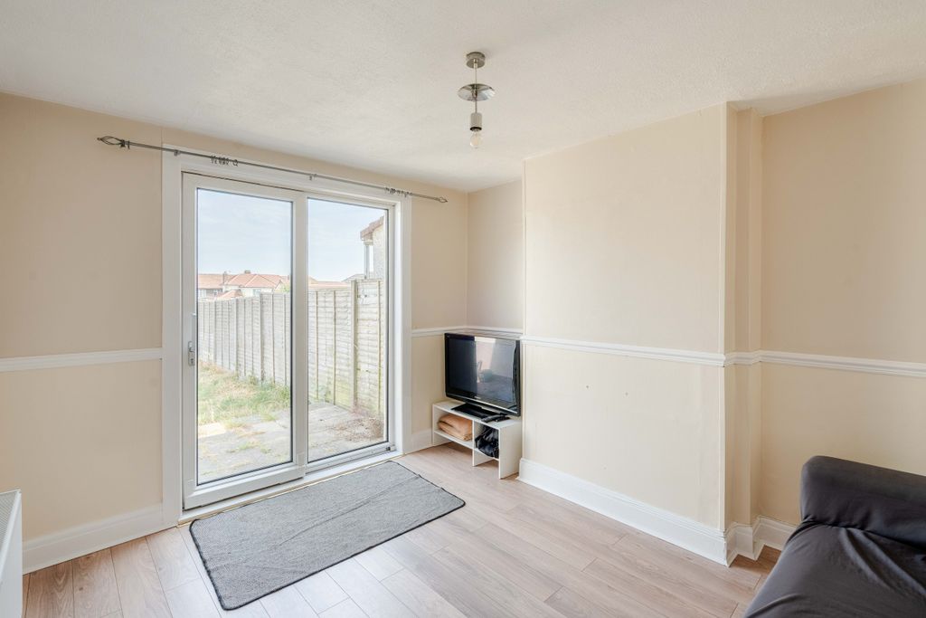 Property photo 2 of 21 14