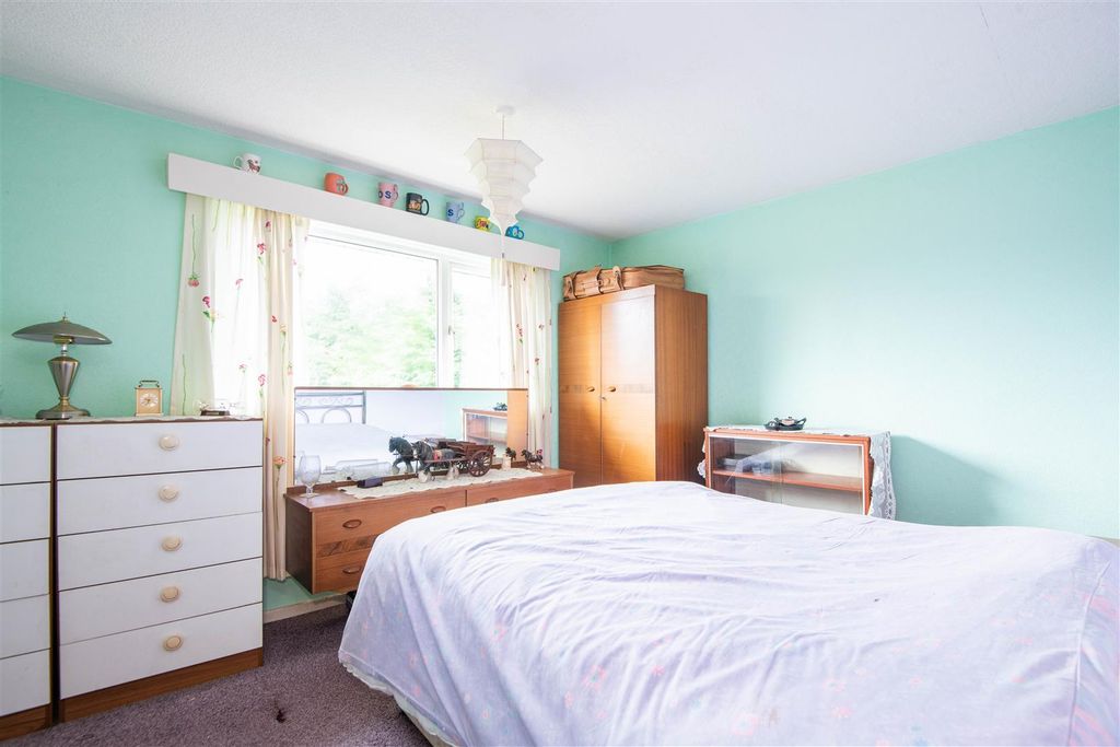 Property photo 3 of 14 Master Bedroom