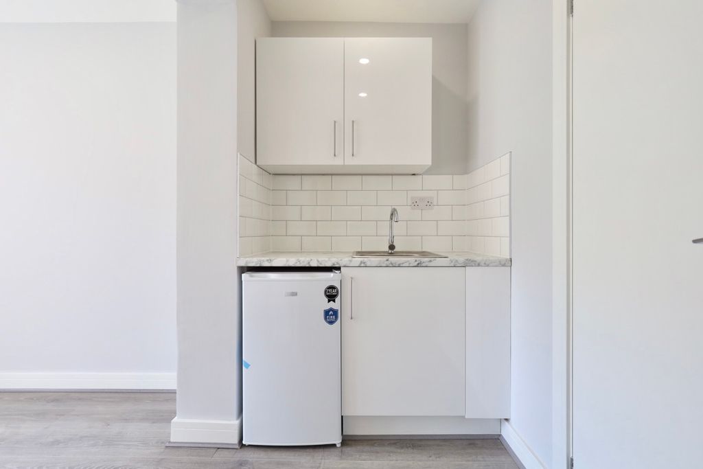 Property photo 2 of 3