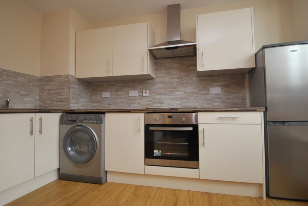 Property photo 3 of 8 Photo 4