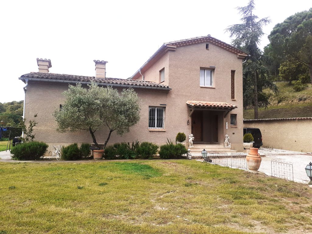 Property photo 1 of 12 Main Exterior View