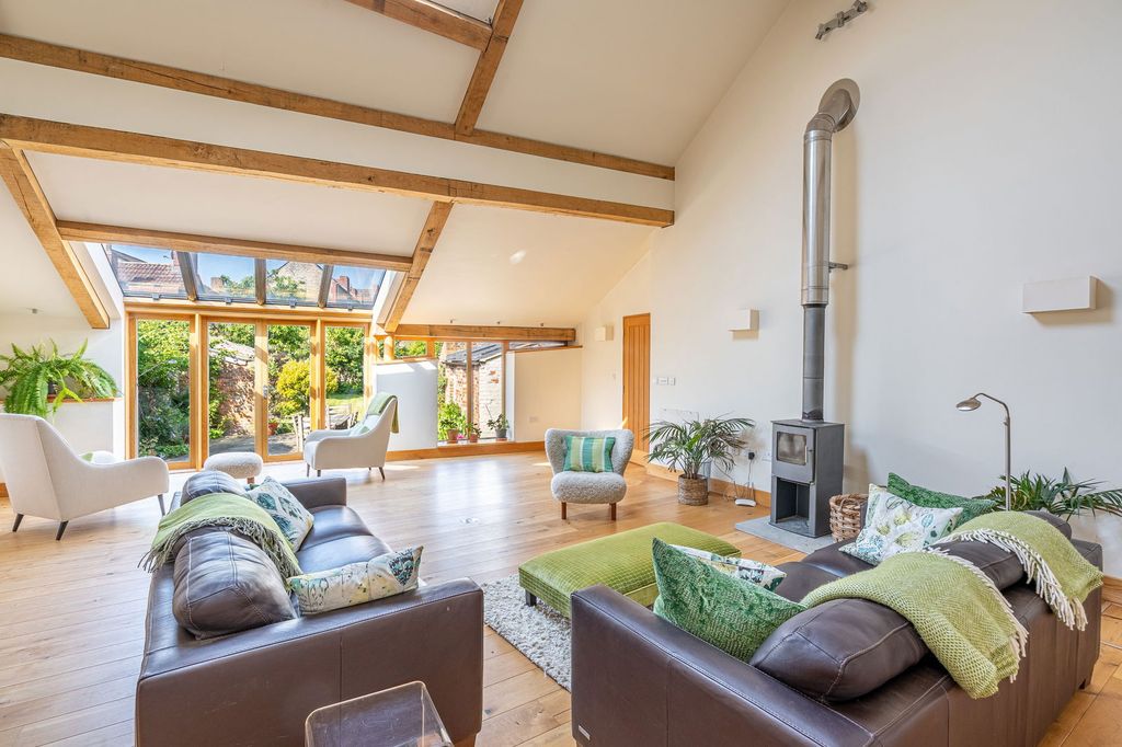 Property photo 3 of 22