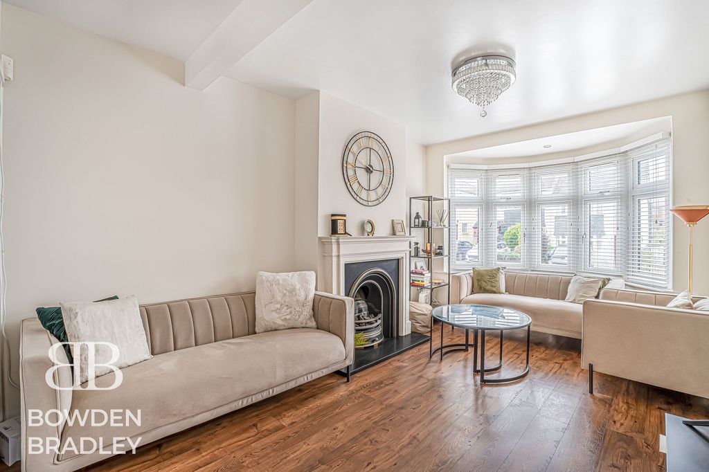 Property photo 3 of 31