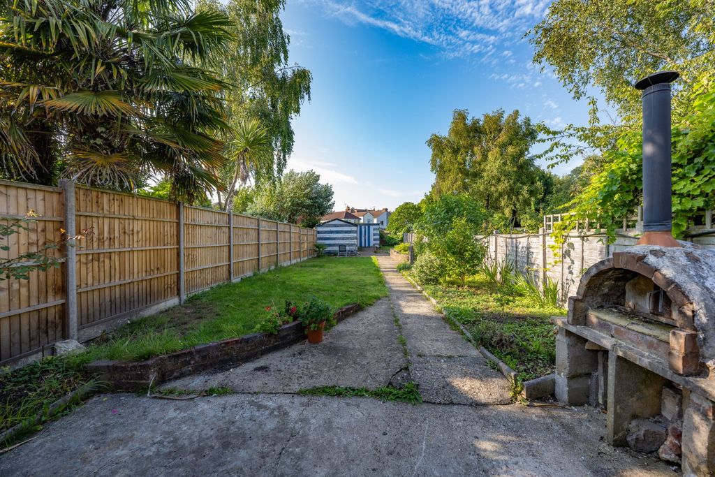 Property photo 3 of 20