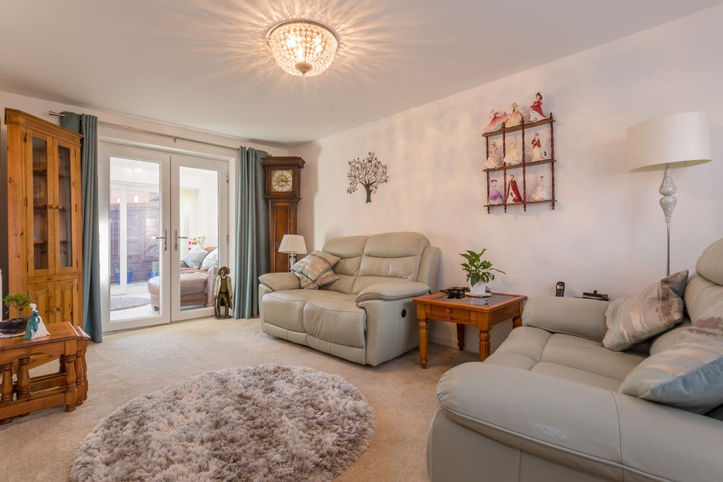 Property photo 3 of 12 Photo 9