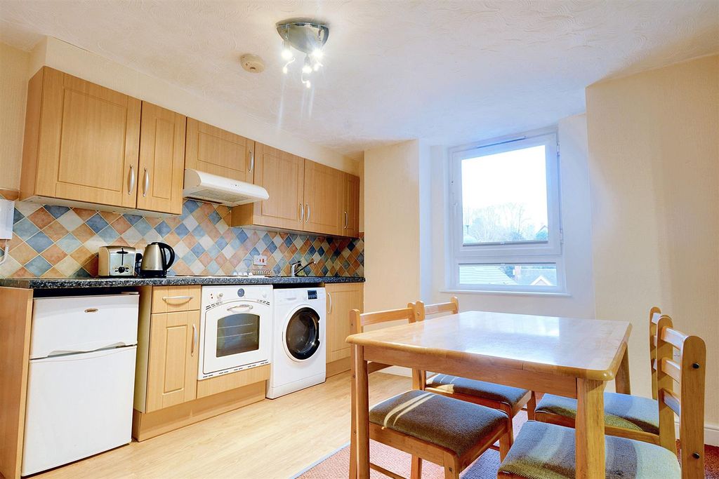 Property photo 3 of 16 Kitchen: Lounge2.Jpeg