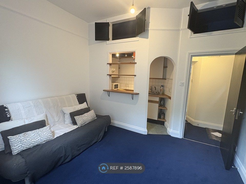 Property photo 3 of 9